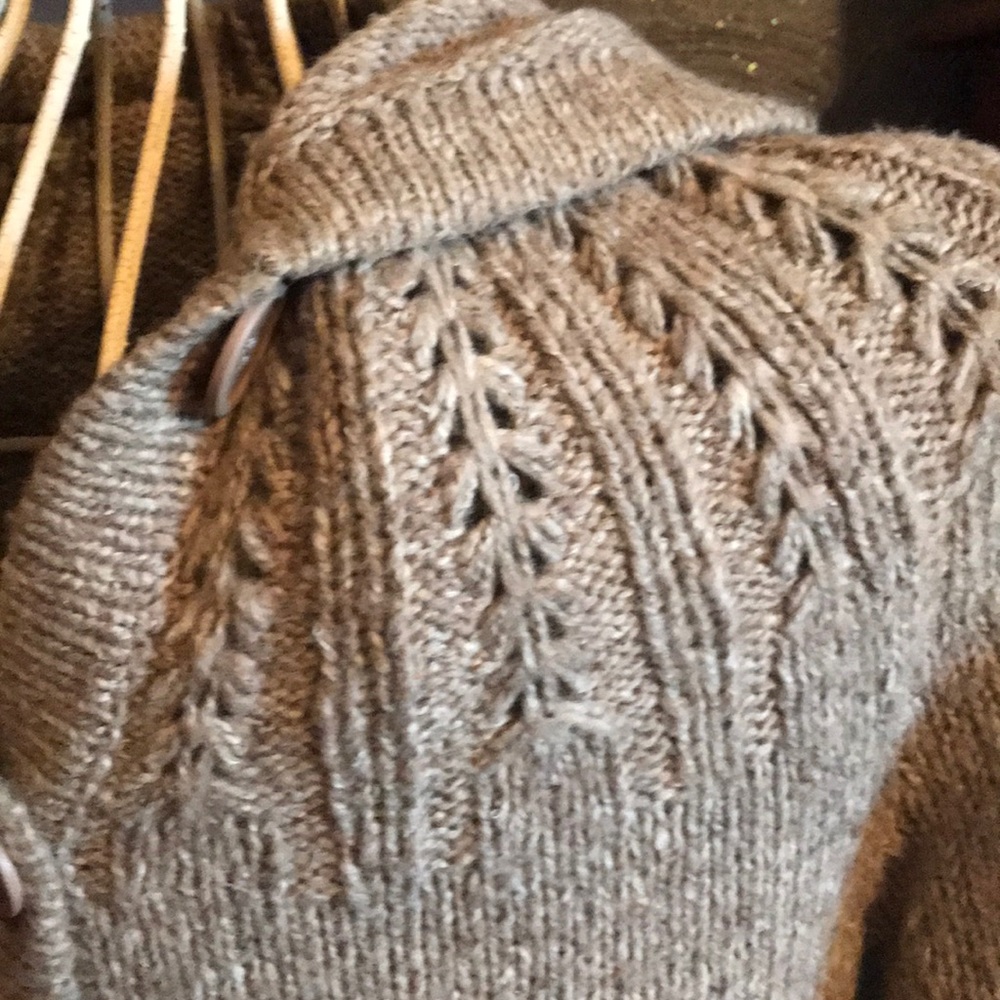 Sweater - Picture 5 of 6